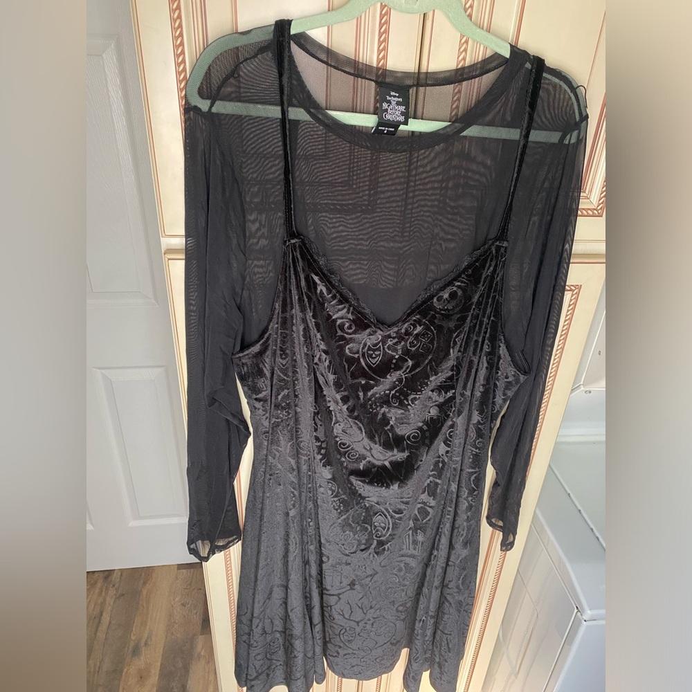 4x Disney The Nightmare Before Christmas Black Velvet Trapeze Dress from Torrid